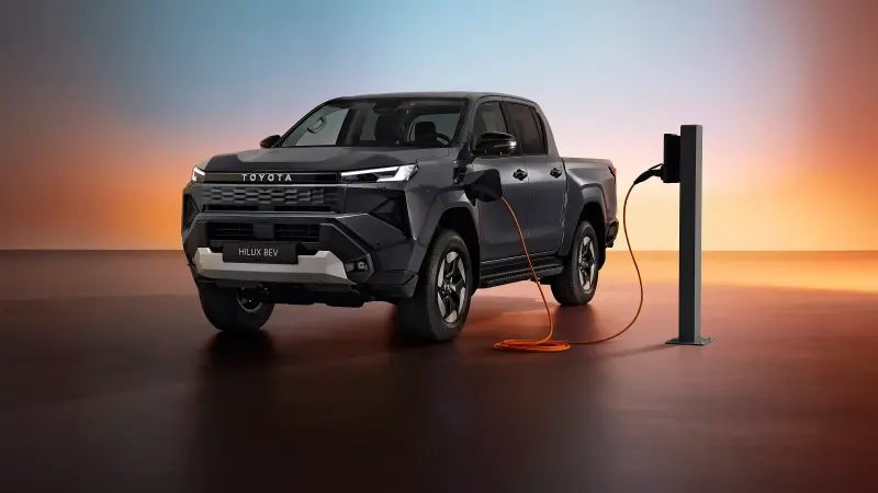 2025 TOYOTA Hilux BEV HERO 2 enlarge Large Landscape
