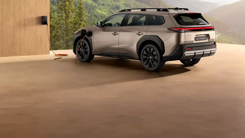 2025 b Z4 X Touring MAIN 03 test 3 Large Landscape